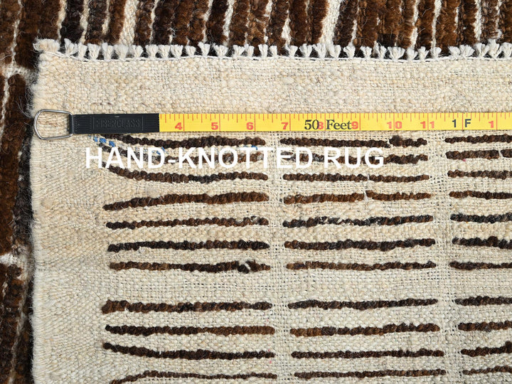 4'10" x 6'4" New Hand Knotted Brown Wool Rectangle Oriental Rug - MOA1021444