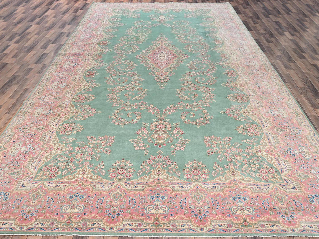 9'7" x 20'0" Vintage Hand Knotted Green Wool Rectangle Oriental Rug - MOA1022050