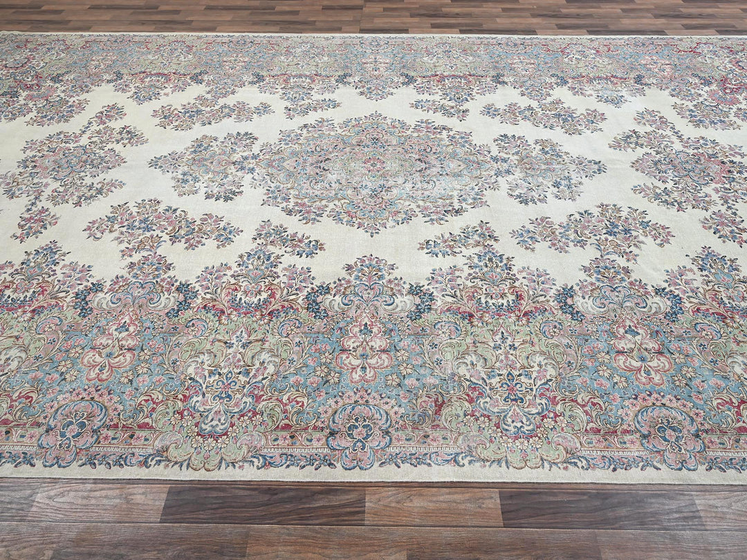 9'10" x 19'7" Vintage Hand Knotted Ivory Wool Rectangle Oriental Rug - MOA1022052