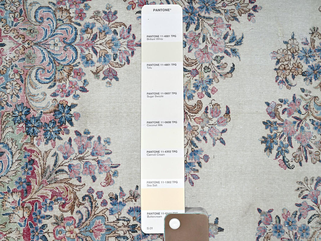 9'10" x 19'7" Vintage Hand Knotted Ivory Wool Rectangle Oriental Rug - MOA1022052