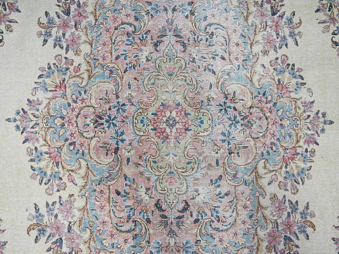 9'10" x 19'7" Vintage Hand Knotted Ivory Wool Rectangle Oriental Rug - MOA1022052