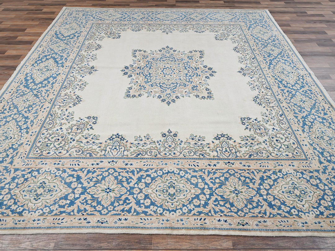 9'7" x 10'0" Vintage Hand Knotted Ivory Wool Square Oriental Rug - MOA1022054