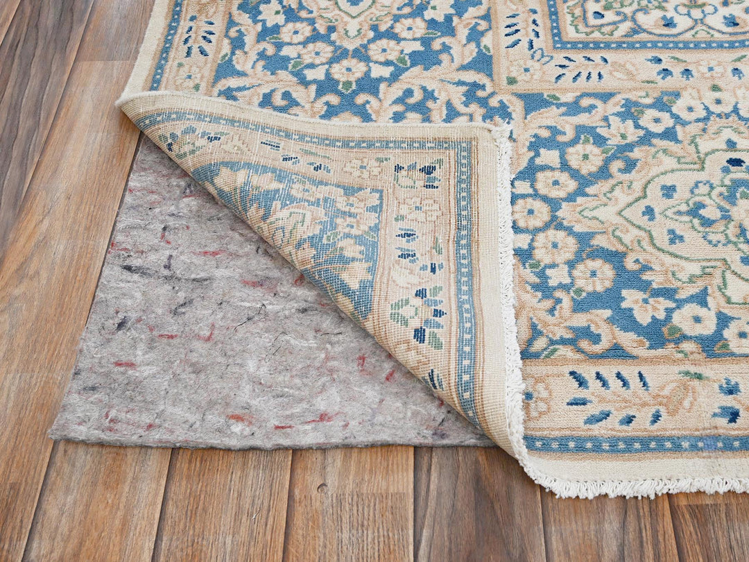 9'7" x 10'0" Vintage Hand Knotted Ivory Wool Square Oriental Rug - MOA1022054