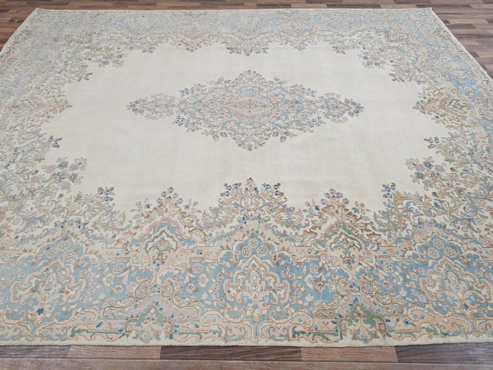 9'11" x 13'9" Vintage Hand Knotted Ivory Wool Rectangle Oriental Rug - MOA1022055