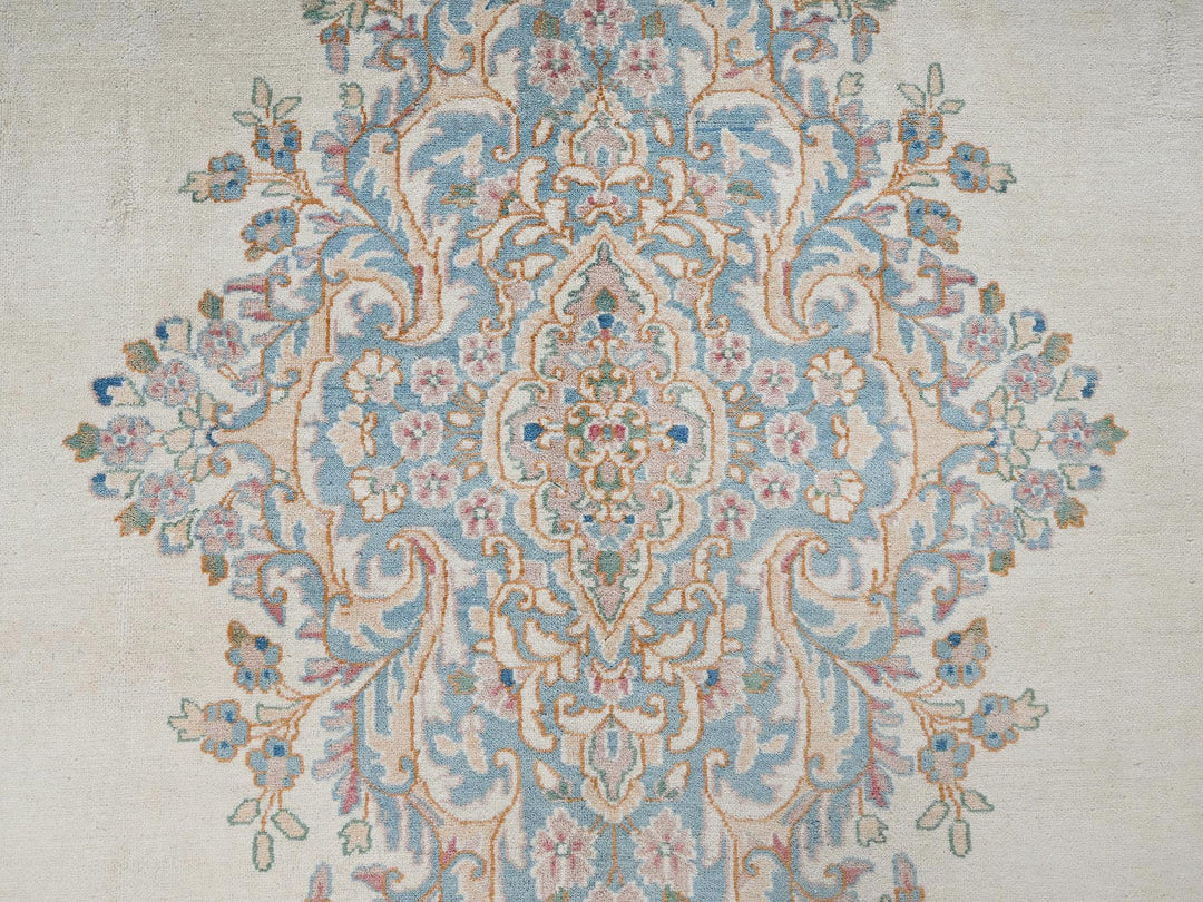 9'11" x 13'9" Vintage Hand Knotted Ivory Wool Rectangle Oriental Rug - MOA1022055
