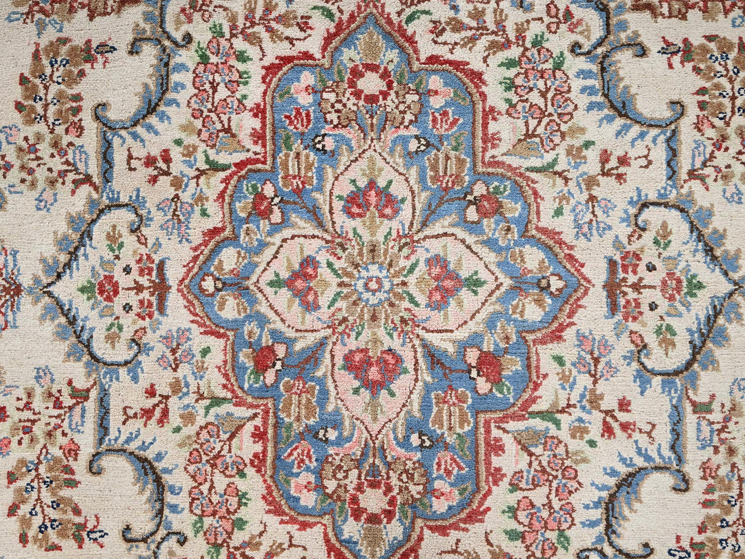 10'3" x 13'2" Vintage Hand Knotted Ivory Wool Rectangle Oriental Rug - MOA1022064