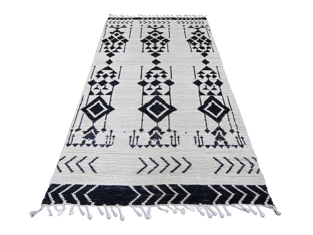 4'6" x 8'8" New Hand Knotted Ivory Wool Rectangle Oriental Rug - MOA10220944
