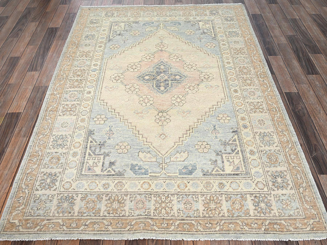 4'10" x 6'9" New Hand Knotted Beige Wool Rectangle Oriental Rug - MOA1022110