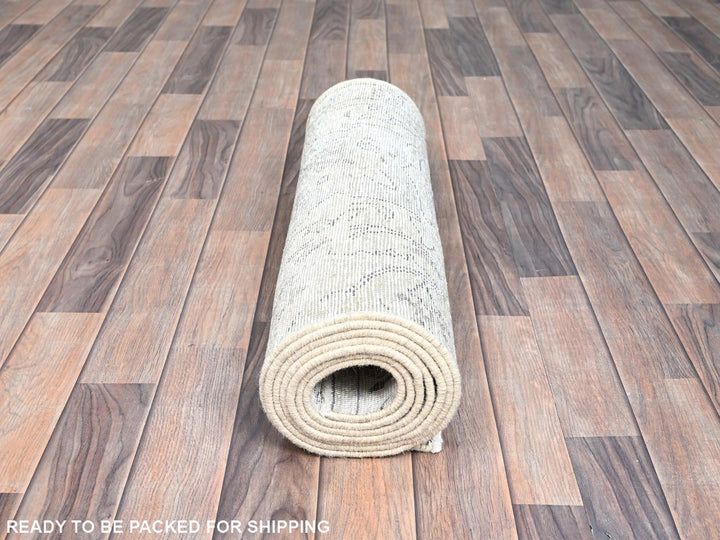 2'6" x 9'11" Vintage Hand Knotted Ivory Wool Runner Oriental Rug - MOA102223