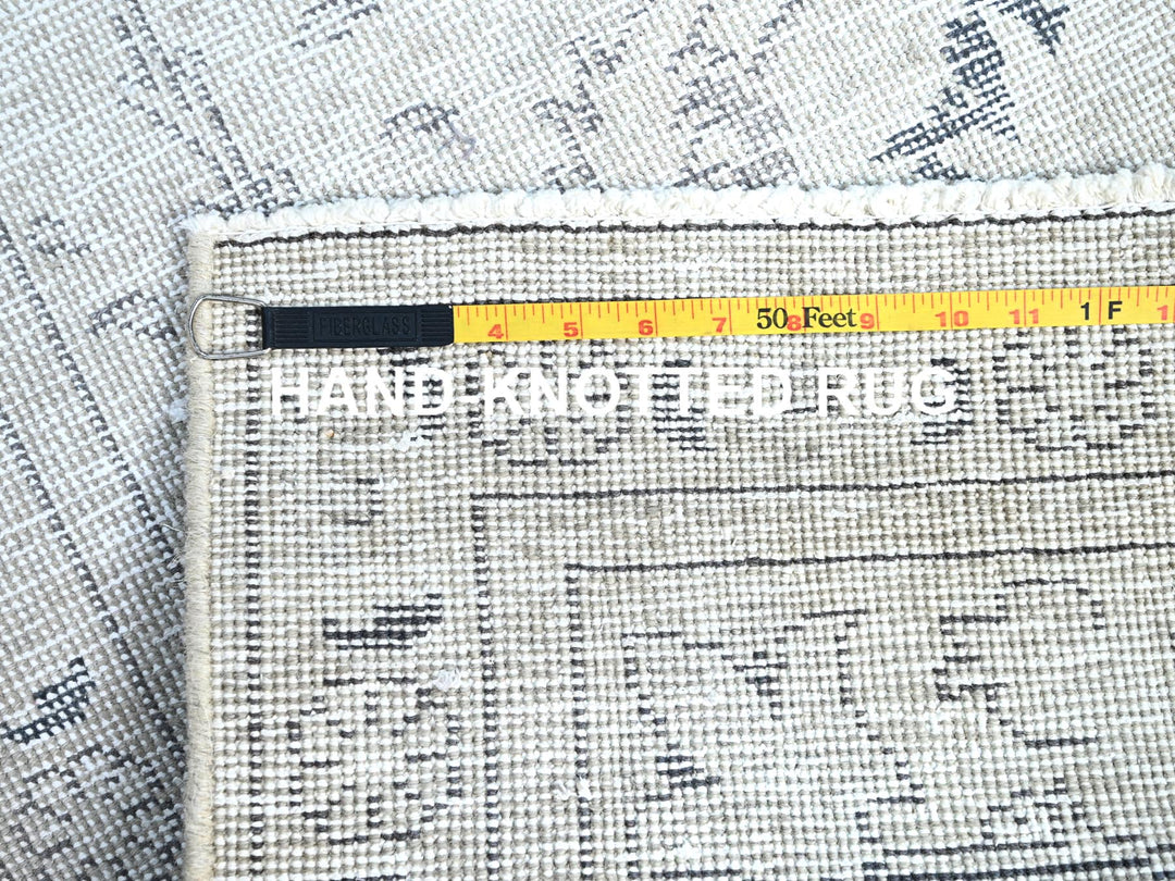 2'6" x 9'11" Vintage Hand Knotted Ivory Wool Runner Oriental Rug - MOA102223
