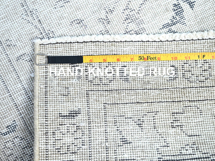2'6" x 9'11" Vintage Hand Knotted Ivory Wool Runner Oriental Rug - MOA102223