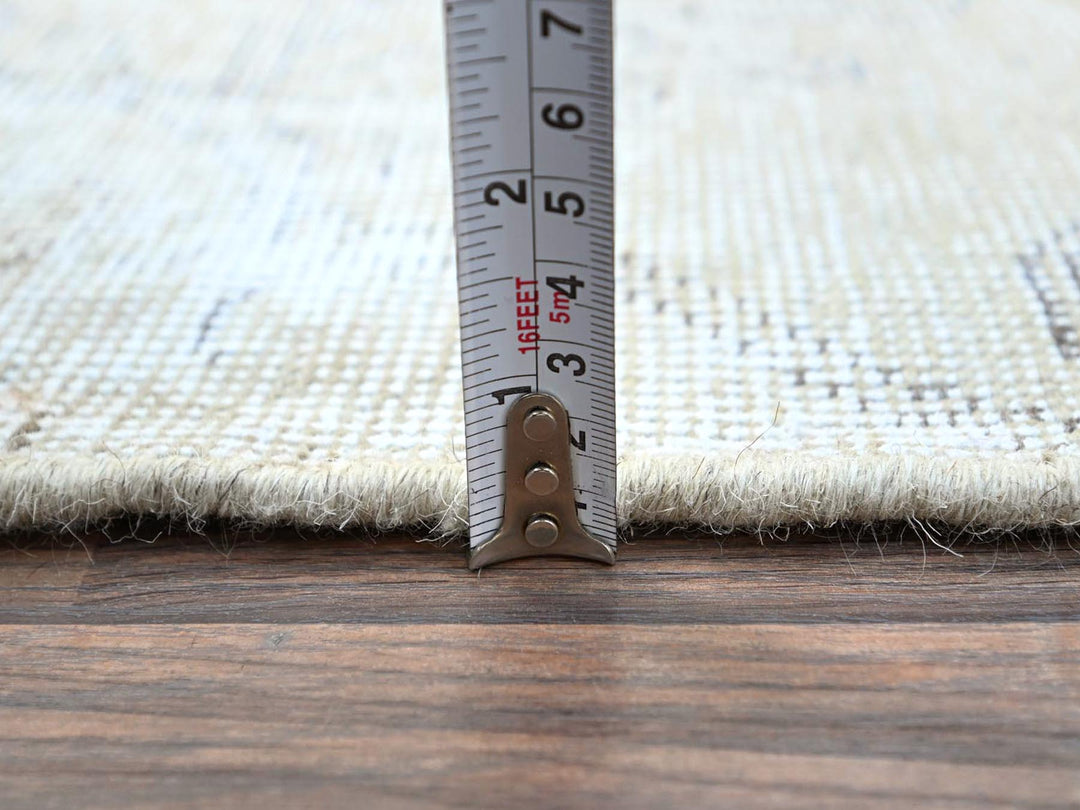 2'6" x 7'6" Vintage Hand Knotted Ivory Wool Runner Oriental Rug - MOA102224