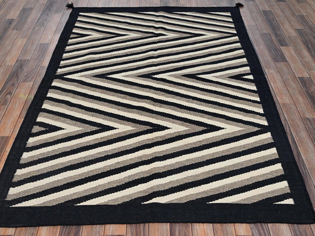 5'0" x 6'11" New Hand Woven Brown Wool Rectangle Oriental Rug - MOA1022284