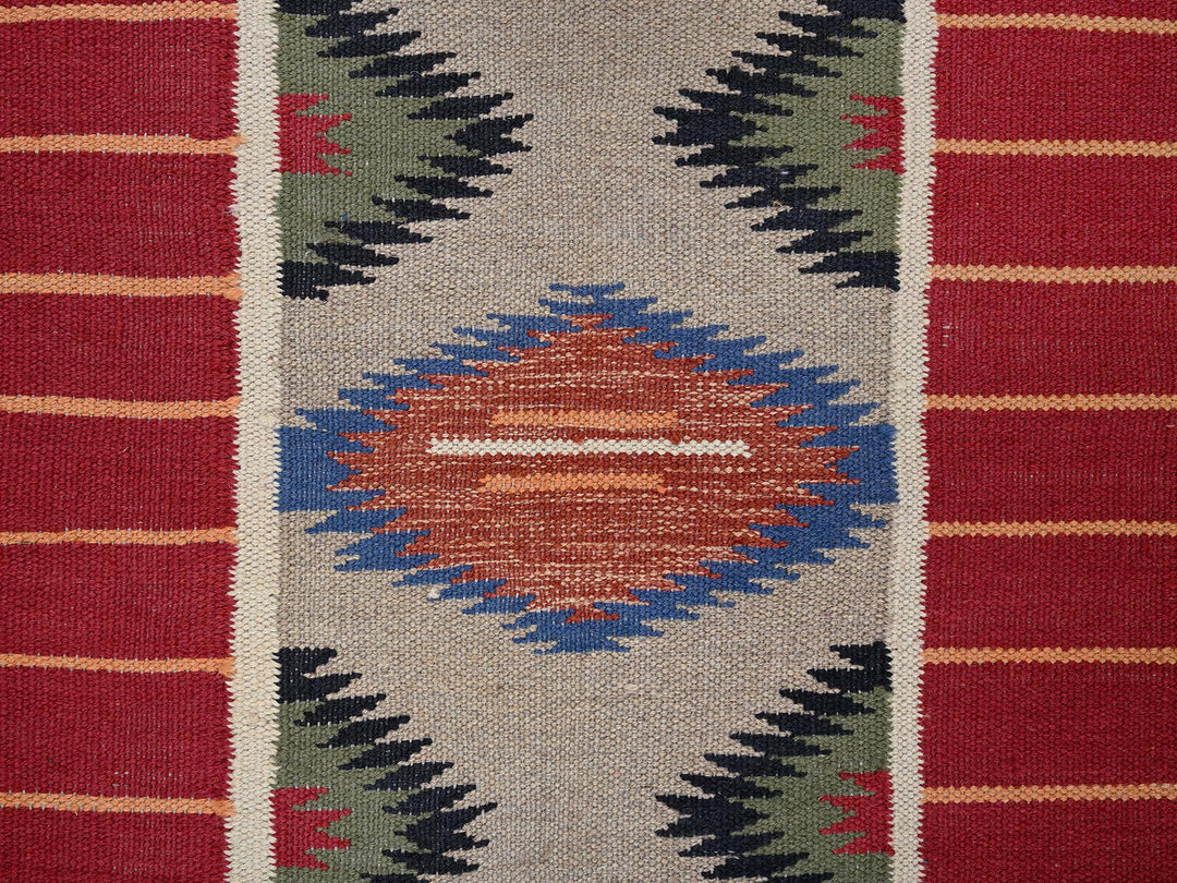 5'2" x 7'0" New Hand Woven Red Wool Rectangle Oriental Rug - MOA1022293