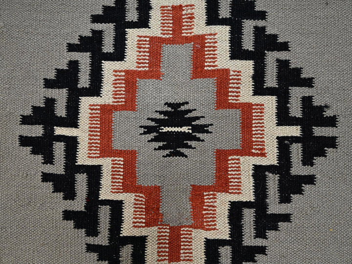 5'4" x 6'10" New Hand Woven Grey Wool Rectangle Oriental Rug - MOA1022328