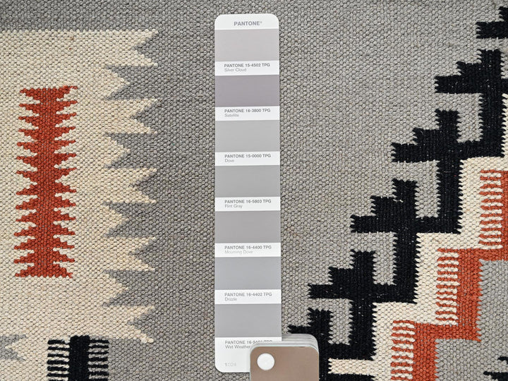 5'4" x 6'10" New Hand Woven Grey Wool Rectangle Oriental Rug - MOA1022328