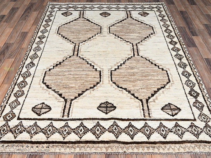 5'3" x 7'2" New Hand Knotted Ivory Wool Rectangle Oriental Rug - MOA1022519