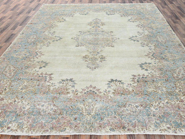 9'11" x 13'9" Vintage Hand Knotted Ivory Wool Rectangle Oriental Rug - MOA1022540