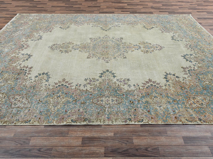9'11" x 13'9" Vintage Hand Knotted Ivory Wool Rectangle Oriental Rug - MOA1022540