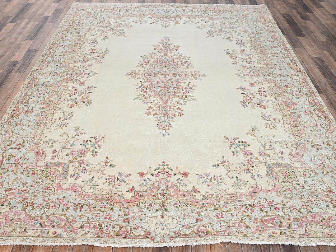 7'10" x 10'0" Vintage Hand Knotted Ivory Wool Rectangle Oriental Rug - MOA1022550