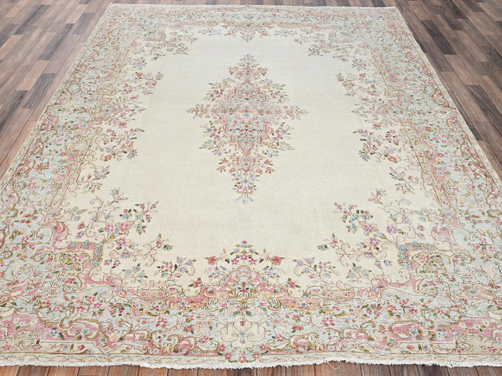 7'10" x 10'0" Vintage Hand Knotted Ivory Wool Rectangle Oriental Rug - MOA1022550