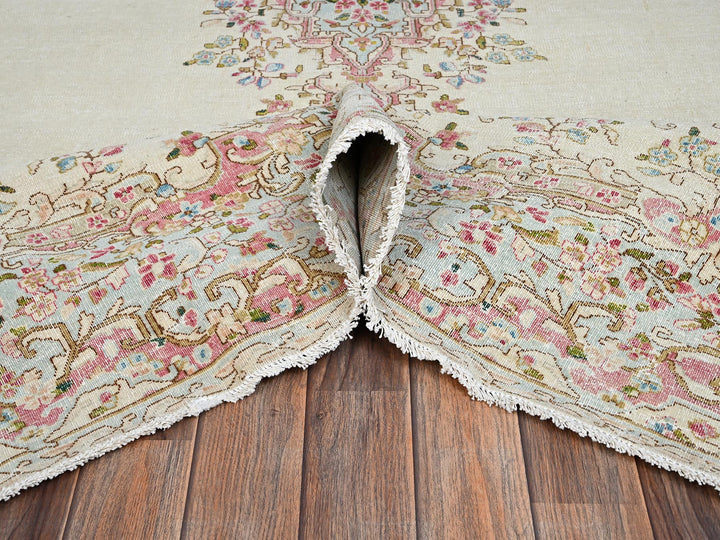 7'10" x 10'0" Vintage Hand Knotted Ivory Wool Rectangle Oriental Rug - MOA1022550