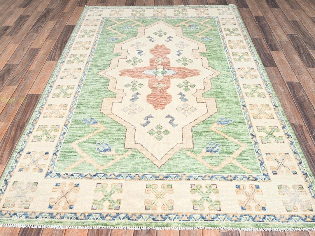 4'11" x 7'4" New Hand Knotted Green Wool Rectangle Oriental Rug - MOA1022714