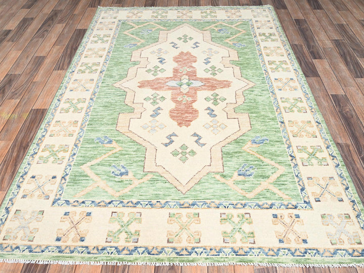 4'11" x 7'4" New Hand Knotted Green Wool Rectangle Oriental Rug - MOA1022714