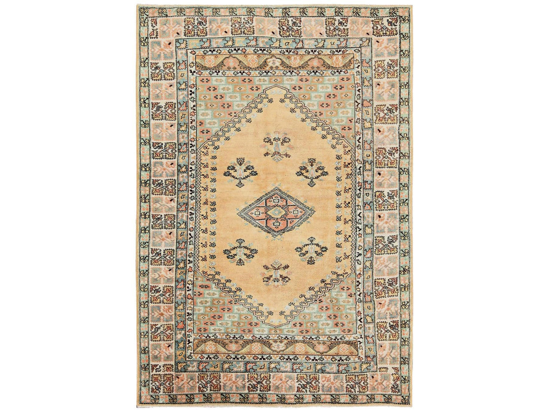 6'1" x 8'8" Vintage Hand Knotted Beige Wool Rectangle Oriental Rug - MOA1022757