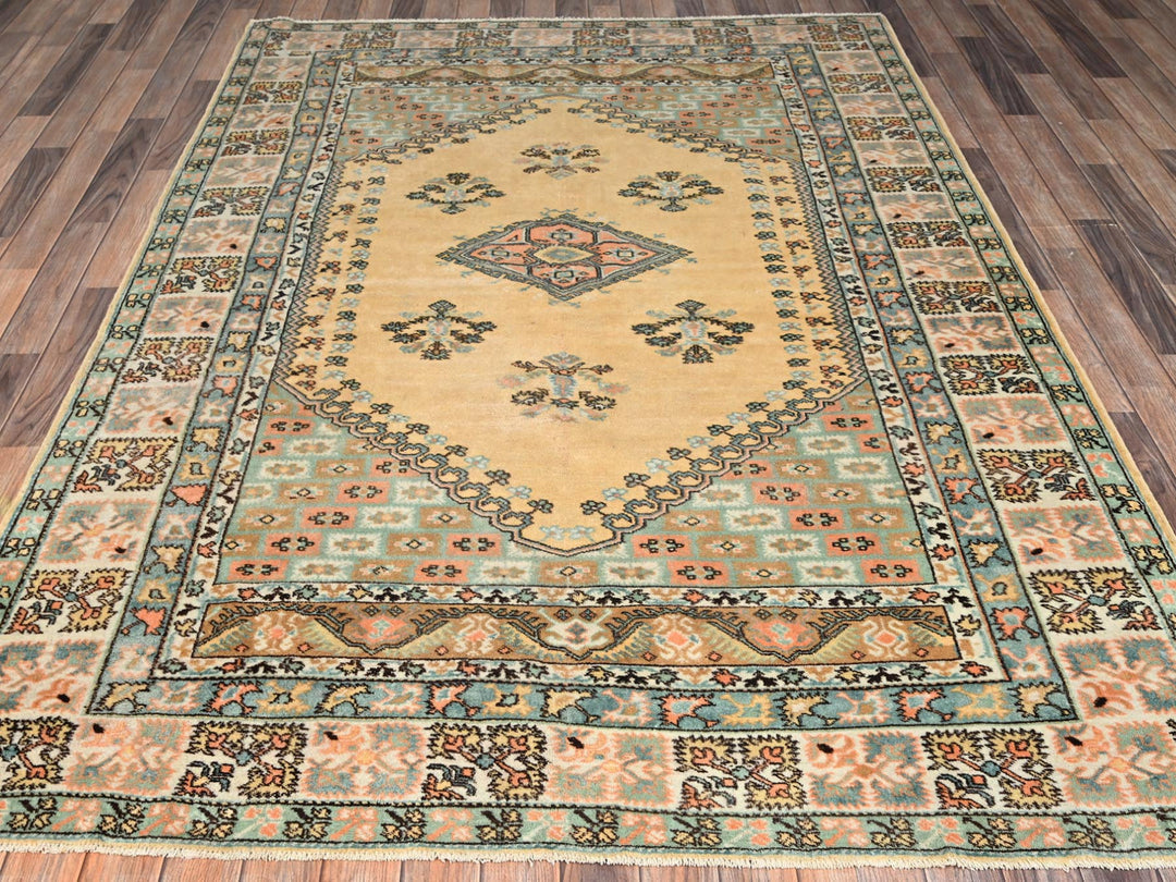 6'1" x 8'8" Vintage Hand Knotted Beige Wool Rectangle Oriental Rug - MOA1022757