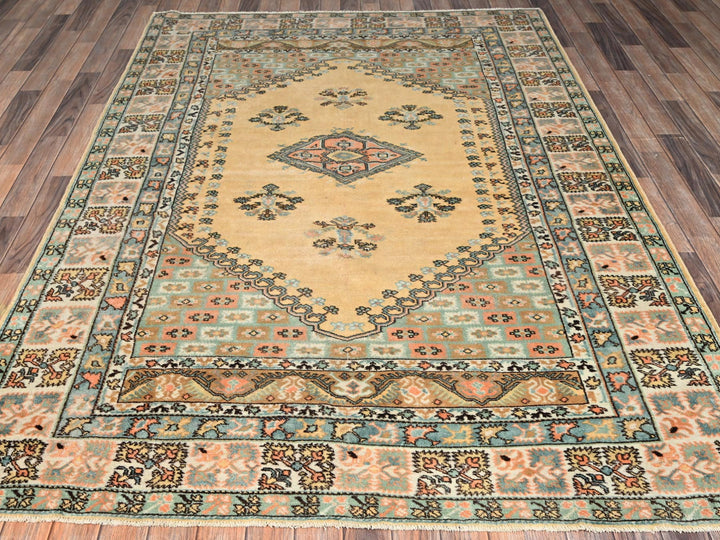 6'1" x 8'8" Vintage Hand Knotted Beige Wool Rectangle Oriental Rug - MOA1022757