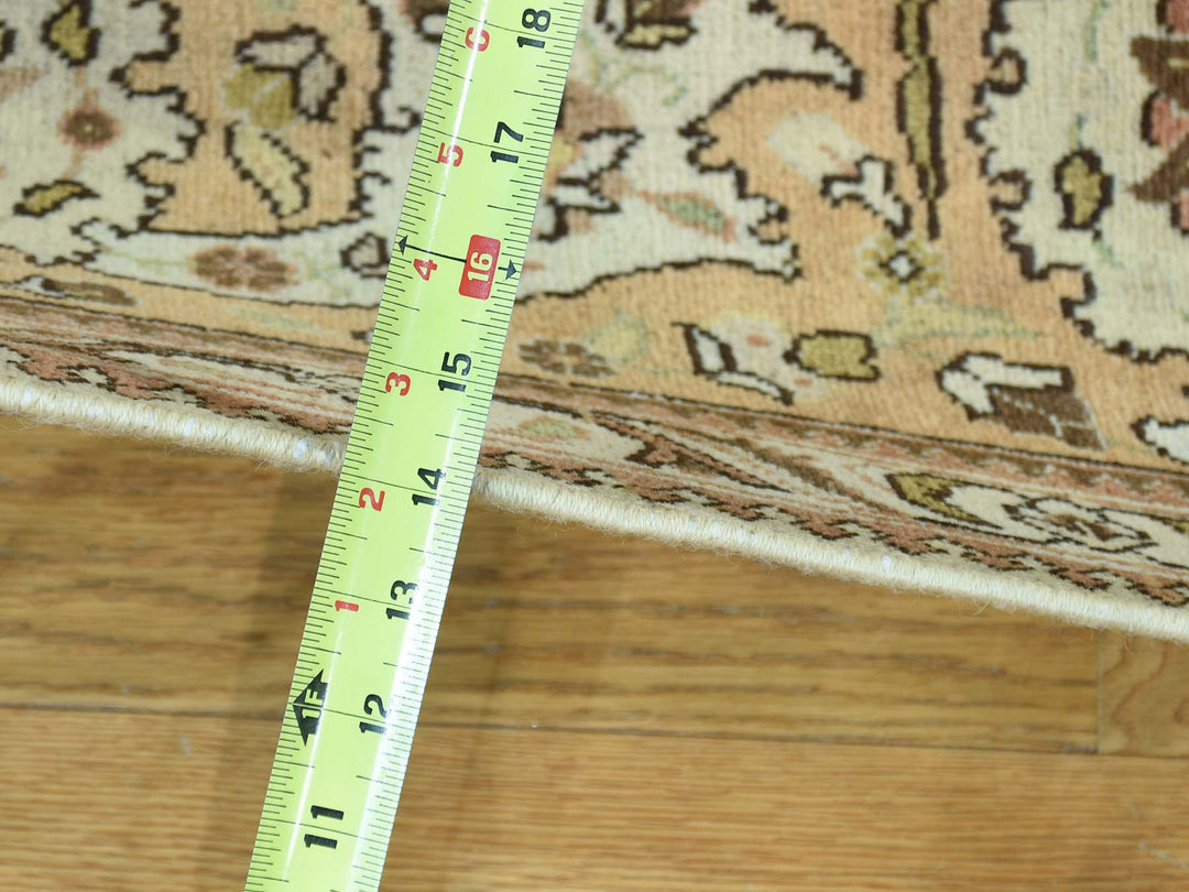 9'8" x 12'10" Vintage Hand Knotted Ivory Wool Rectangle Oriental Rug - MOA10232137