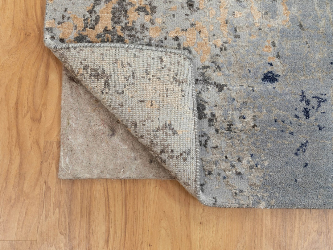2'9" x 9'8" New Hand Knotted Grey Wool & Silk Runner Oriental Rug - MOA10258455