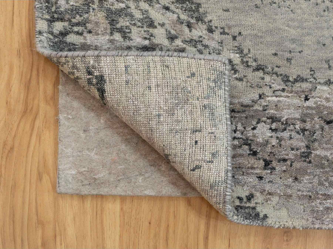 2'8" x 7'8" New Hand Knotted Grey Wool & Silk Runner Oriental Rug - MOA10258458