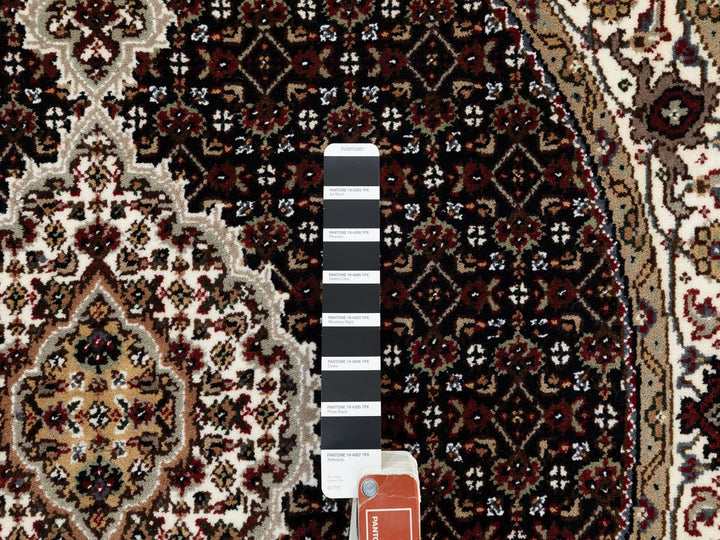 4'0" x 4'1" New Hand Knotted Black Wool Round Oriental Rug - MOA10258685