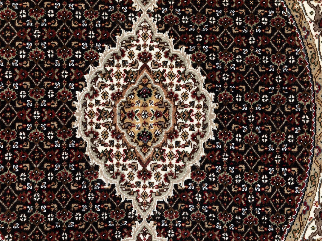 4'0" x 4'1" New Hand Knotted Black Wool Round Oriental Rug - MOA10258685