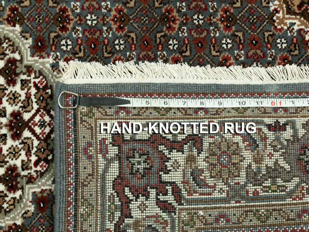 4'1" x 6'0" New Hand Knotted Grey Wool Rectangle Oriental Rug - MOA10258806