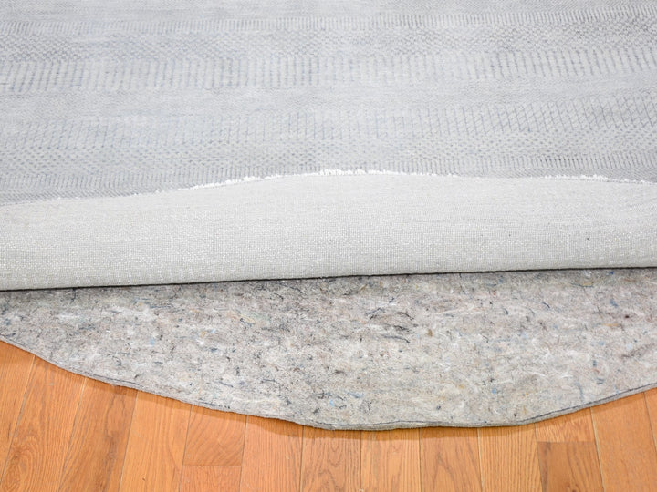 7'10" x 7'10" New Hand Knotted Grey Wool & Silk Round Oriental Rug - MOA10259315
