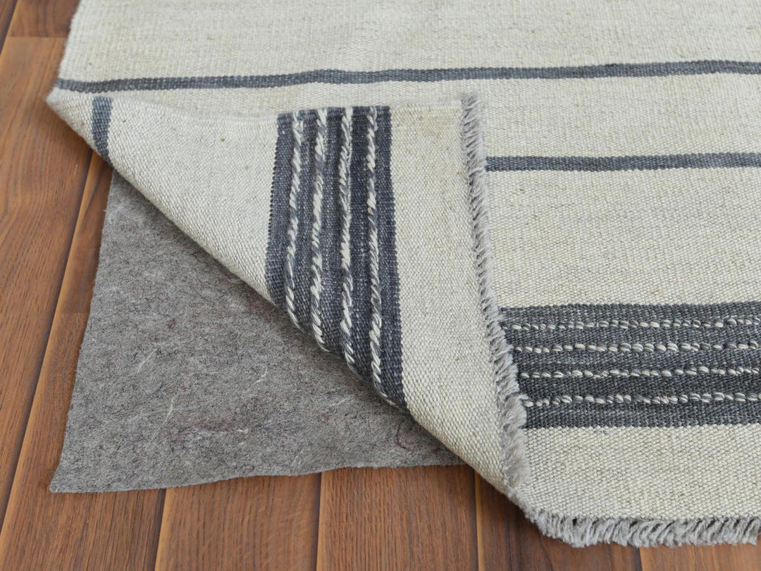 8'2" x 9'10" New Hand Woven Grey Wool Rectangle Oriental Rug - MOA10260121