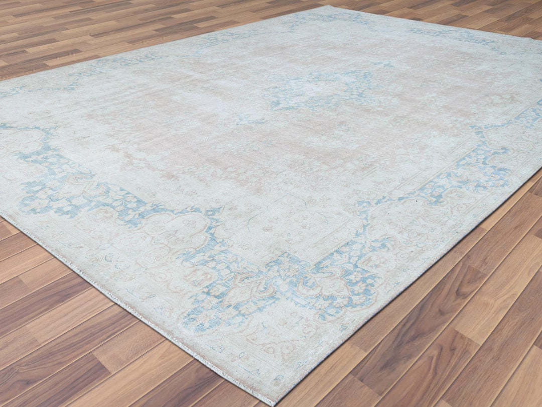 9'9" x 13'3" Vintage Hand Knotted Pink Worn Wool Rectangle Oriental Rug - MOA10261735
