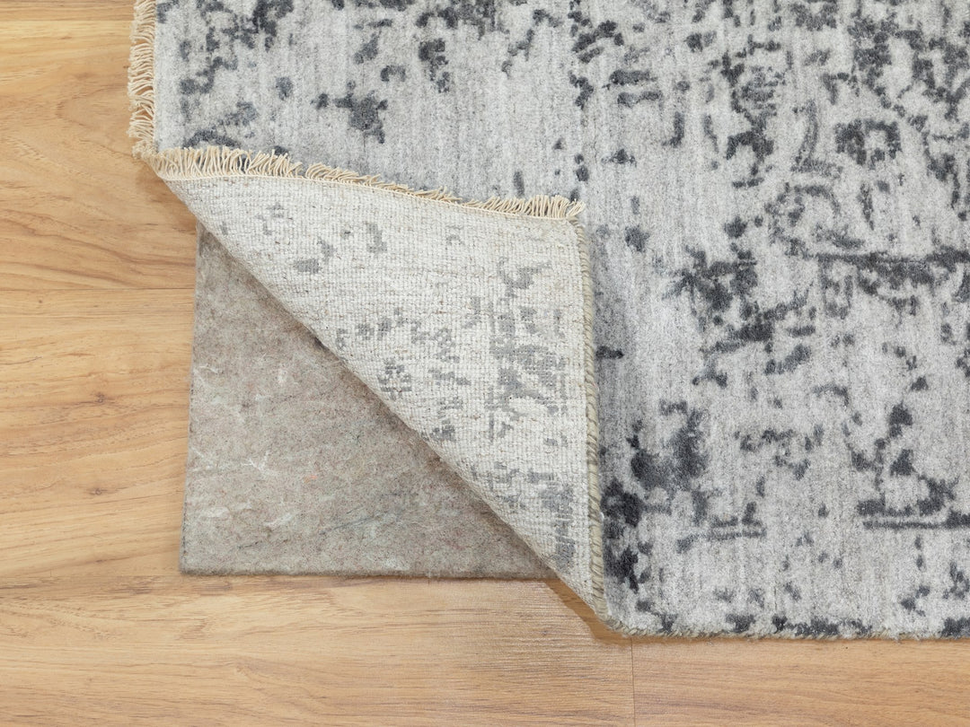 5'3" x 7'0" New Hand Knotted Grey Wool & Pure Silk Rectangle Oriental Rug - MOA10262068