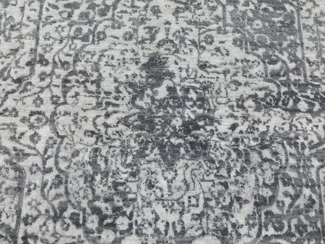 5'3" x 7'0" New Hand Knotted Grey Wool & Pure Silk Rectangle Oriental Rug - MOA10262068