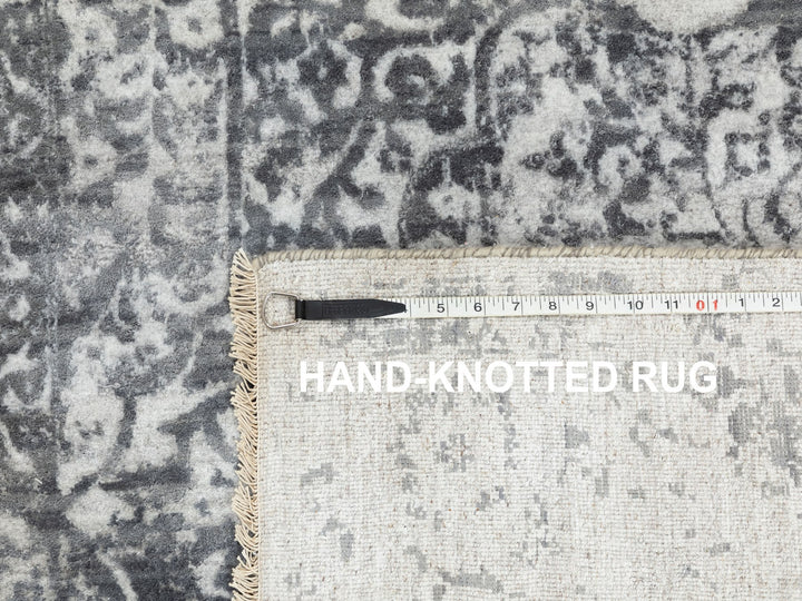 5'3" x 7'0" New Hand Knotted Grey Wool & Pure Silk Rectangle Oriental Rug - MOA10262068