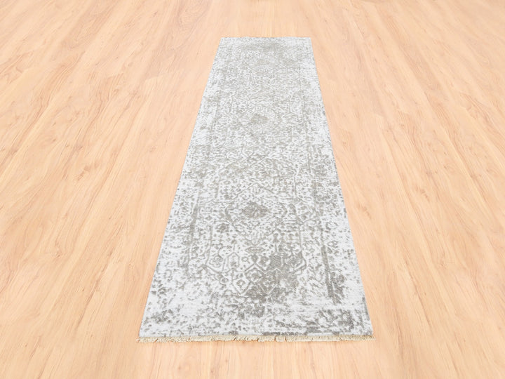 2'7" x 10'0" New Hand Knotted Ivory Wool & Pure Silk Runner Oriental Rug - MOA10262364