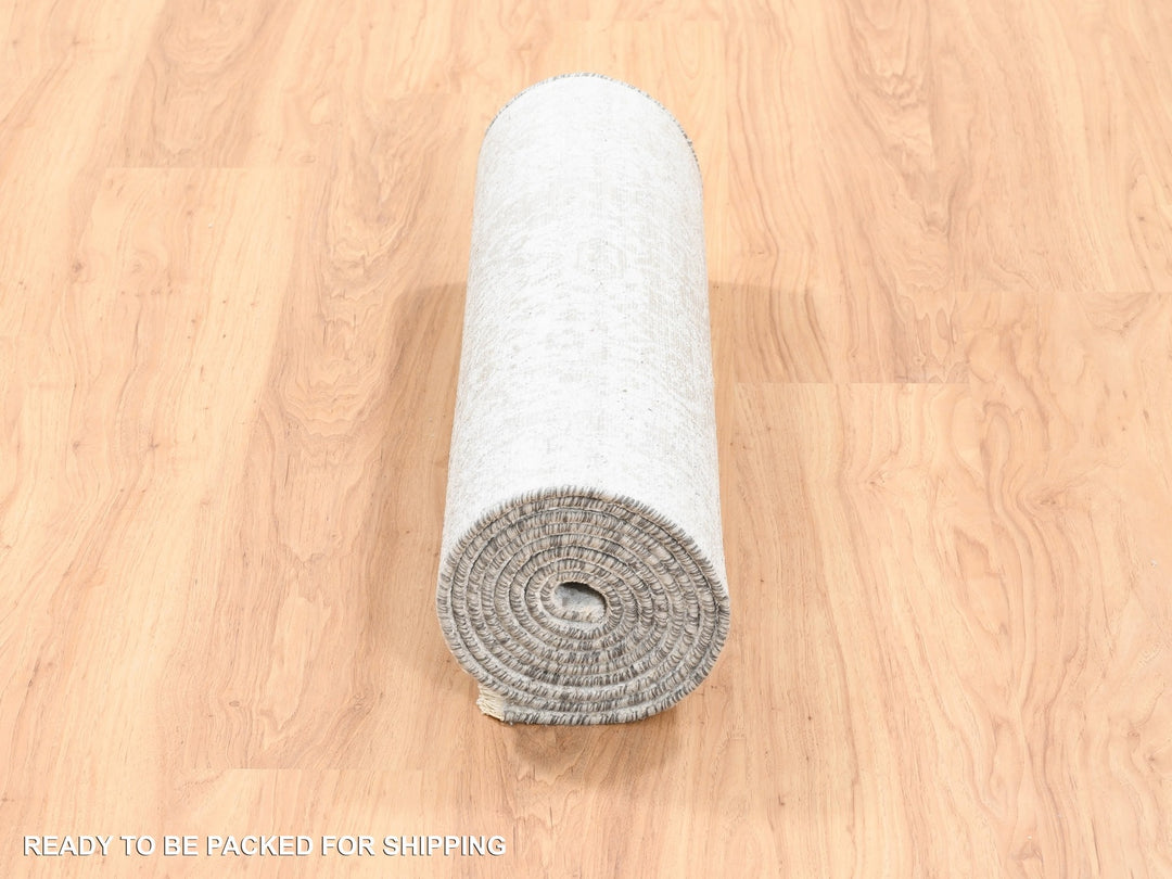 2'7" x 10'0" New Hand Knotted Ivory Wool & Pure Silk Runner Oriental Rug - MOA10262364