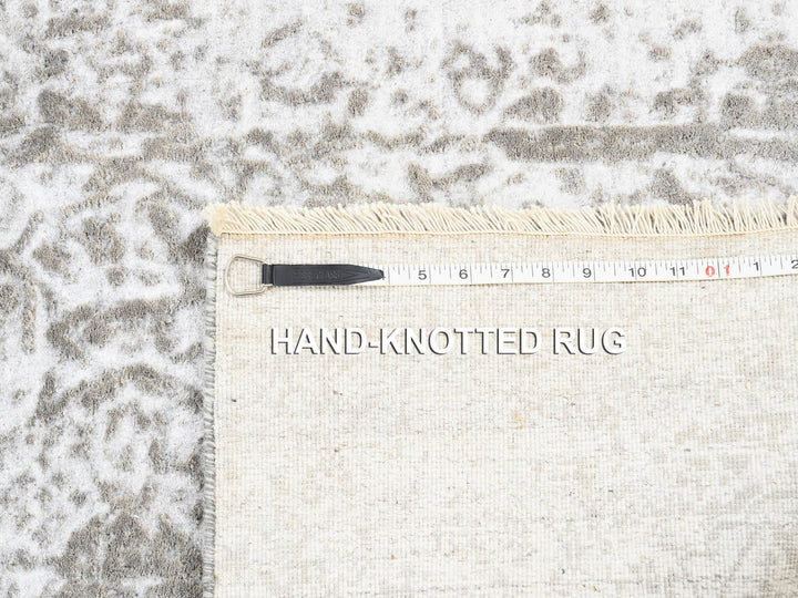 2'7" x 10'0" New Hand Knotted Ivory Wool & Pure Silk Runner Oriental Rug - MOA10262364