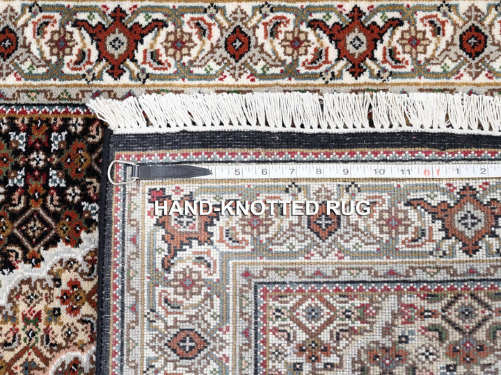 2'10" x 5'4" New Hand Knotted Black Wool Rectangle Oriental Rug - MOA10262532