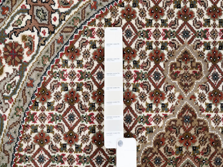 4'0" x 4'0" New Hand Knotted Ivory Wool Round Oriental Rug - MOA10262591