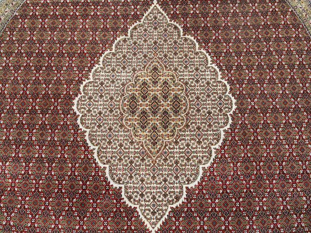 9'10" x 9'10" New Hand Knotted Red Wool Round Oriental Rug - MOA10262633