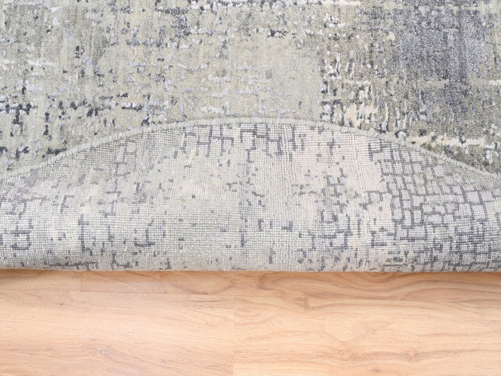 4'10" x 4'10" New Hand Knotted Grey Wool & Silk Round Oriental Rug - MOA10262683